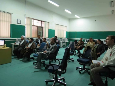 برگزاری کارگاه آموزشی نحوه استفاده از تخته هوشمند در کلاس درس در پردیس طالقانی