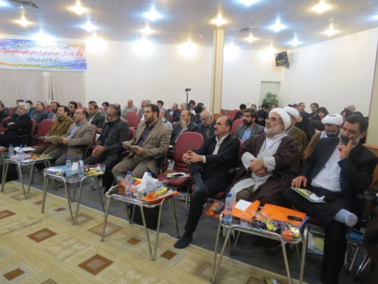 هفته پژوهش باشعارجامعه دانایی محوردربستر تربیت معلم پژوهش محور با حضور معاونت پژوهش وفناوری دانشگاه فرهنگیان در استان قم آغاز گردید.