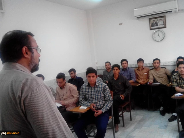 کلاس آموزش مقدمات کمکهای اولیه در مرکز هلال احمر استان