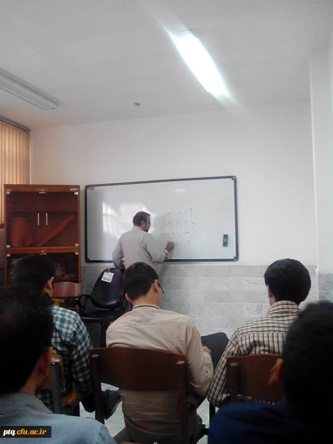 کلاس آموزش مقدمات کمکهای اولیه در مرکز هلال احمر استان