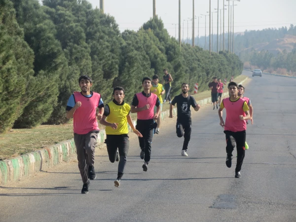 مسابقا ت دومیدانی بمناسبت روز دانشجو