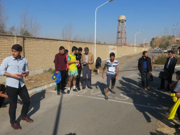 مسابقا ت دومیدانی بمناسبت روز دانشجو