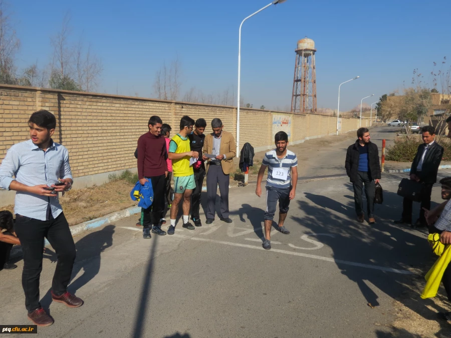 مسابقا ت دومیدانی بمناسبت روز دانشجو