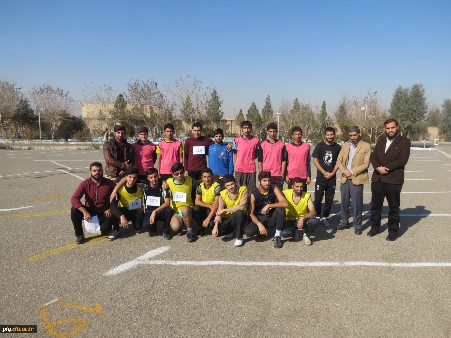 مسابقا ت دومیدانی بمناسبت روز دانشجو