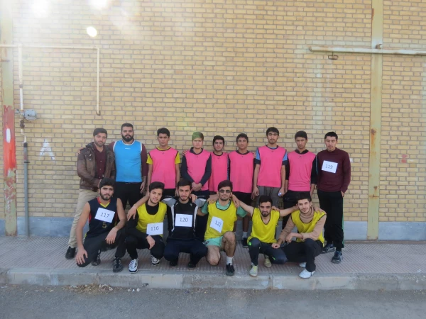 مسابقا ت دومیدانی بمناسبت روز دانشجو