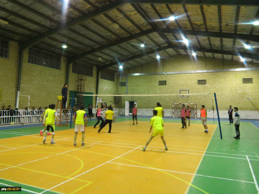 مسابقات والیبال