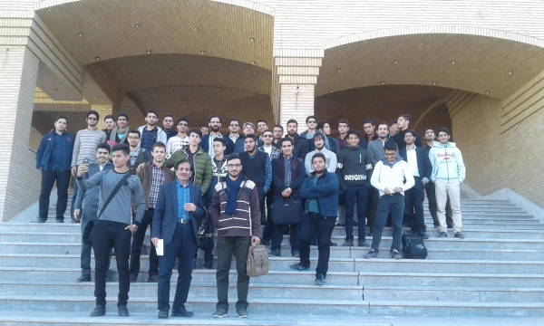 بازدید از کتابخانه دانشگاه قم