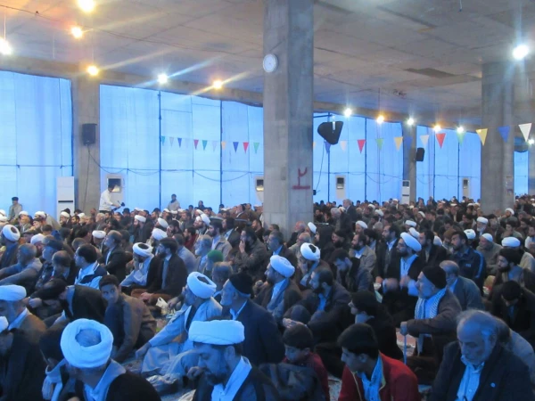 حضور مسئول بسیج دانشجویی دانشگاه فرهنگیان قم درنماز جمعه شهر پردیسان