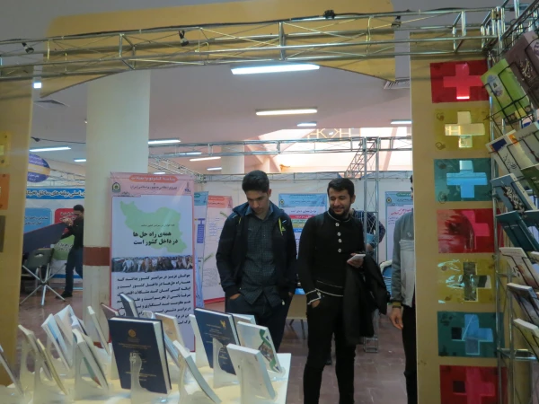 برگزاری نمایشگاه هفته پژوهش استان قم 5