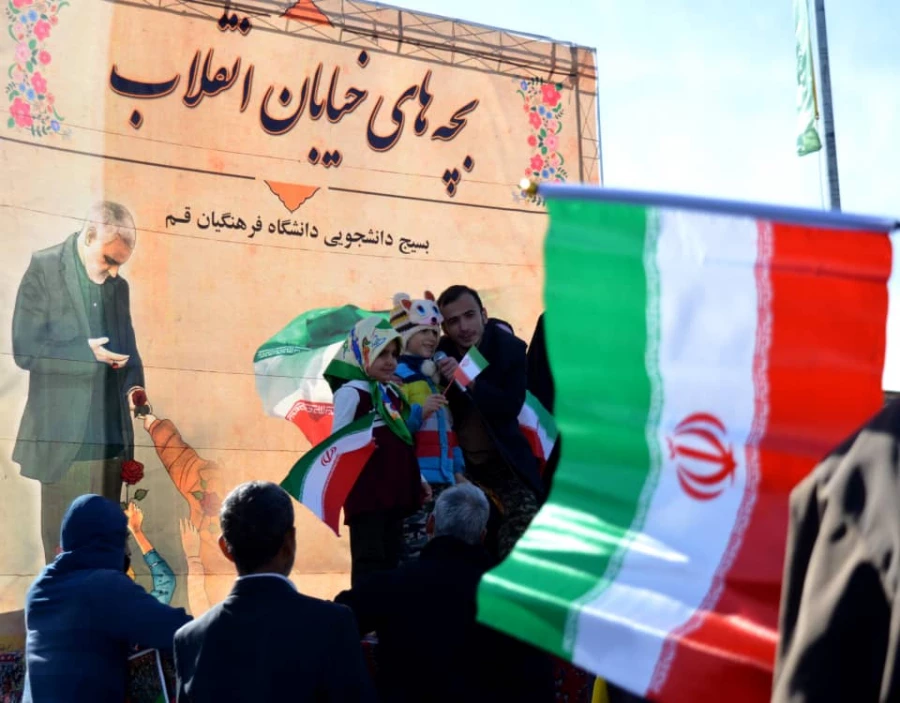 برپایی غرفه و سن بچه های خیابان انقلاب به همت بسیج دانشجویی  7