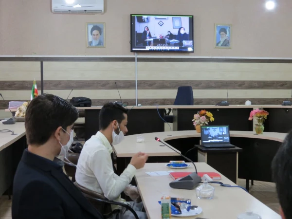 جلسه گردهمایی فعالین حوزه نشریات دانشجویی با حضور خانم دکتر کاوه(مدیرکل امور اجتماعی دانشگاه فرهنگیان) 2