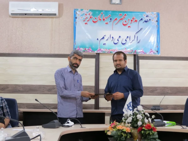 جلسه گردهمایی فعالین حوزه نشریات دانشجویی با حضور خانم دکتر کاوه(مدیرکل امور اجتماعی دانشگاه فرهنگیان) 2