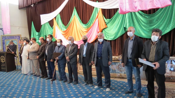 مراسم تجلیل از همکاران پیشکسوت پردیس آیت الله طالقانی قم 3