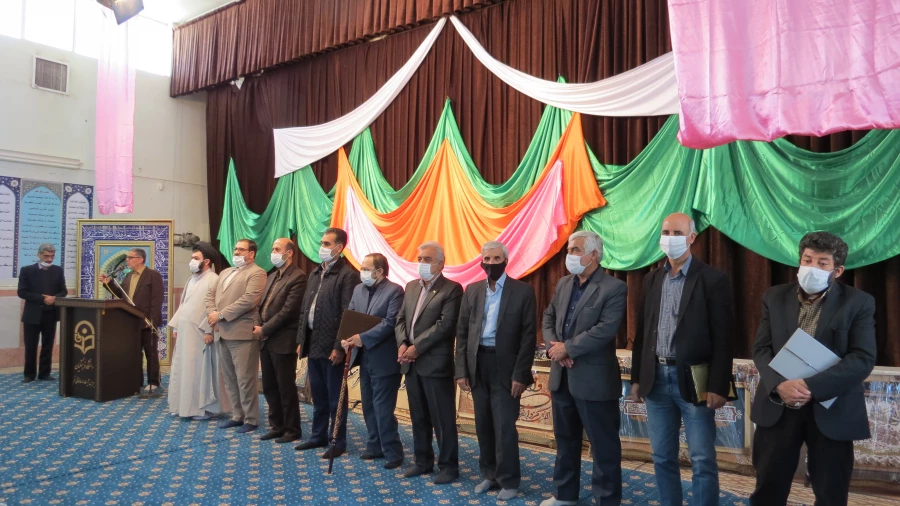 مراسم تجلیل از همکاران پیشکسوت پردیس آیت الله طالقانی قم 5