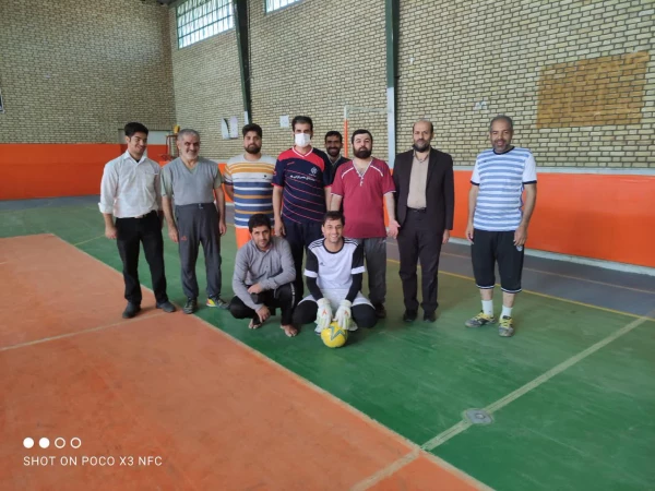 بازدید معاونت توسعه منابع و امور دانشجویی و همکاران از ورزش کارکنان پردیس آیت الله طالقانی.
۱۴۰۰/۹/۳ چهارشنبه 6