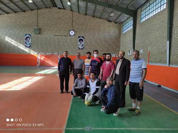 بازدید معاونت توسعه منابع و امور دانشجویی و همکاران از ورزش کارکنان پردیس آیت الله طالقانی.
۱۴۰۰/۹/۳ چهارشنبه 9