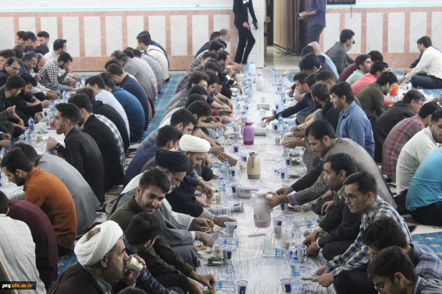 برگزاری محفل انس با قرآن کریم در پردیس آیت الله طالقانی قم 7