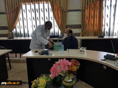 ارزیابی سلامت کارکنان پردیس با حضور تیم سنجش سلامت دانشگاه علوم پزشکی و خدمات بهداشتی و درمانی استان قم در هفته سلامت