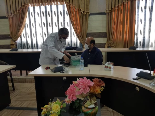 ارزیابی سلامت کارکنان پردیس با حضور تیم سنجش سلامت دانشگاه علوم پزشکی و خدمات بهداشتی و درمانی استان قم در هفته سلامت 3