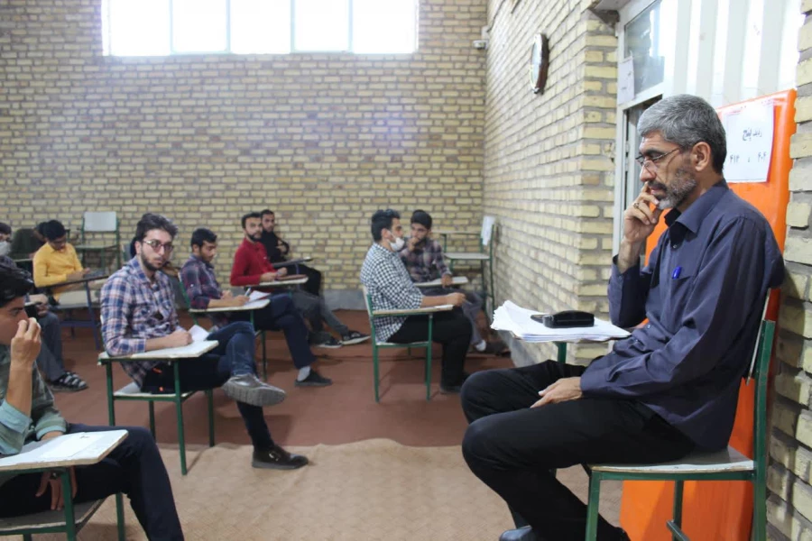 برگزاری اولین آزمون حضوری  پایان ترم دانشجویان پردیس آیت الله طالقانی پس از کرونا درسال 1401 3