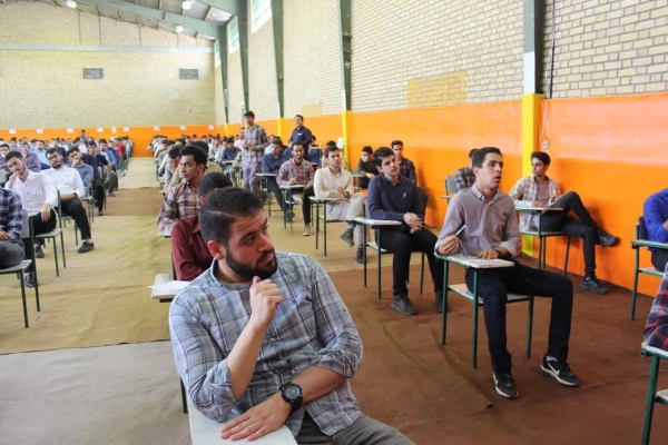 برگزاری اولین آزمون حضوری  پایان ترم دانشجویان پردیس آیت الله طالقانی پس از کرونا درسال 1401 10