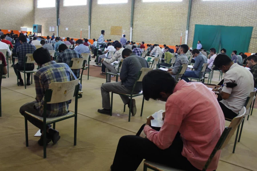 برگزاری اولین آزمون حضوری  پایان ترم دانشجویان پردیس آیت الله طالقانی پس از کرونا درسال 1401 13