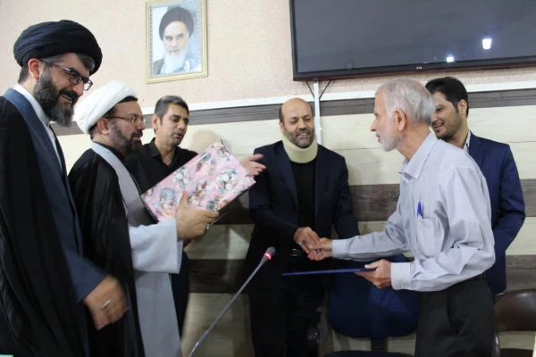  معارفه جناب آقای دکتر توکلی با سمت معاون آموزشی وپژوهش وفرهنگی پردیس آیت الله طالقانی قم
 2