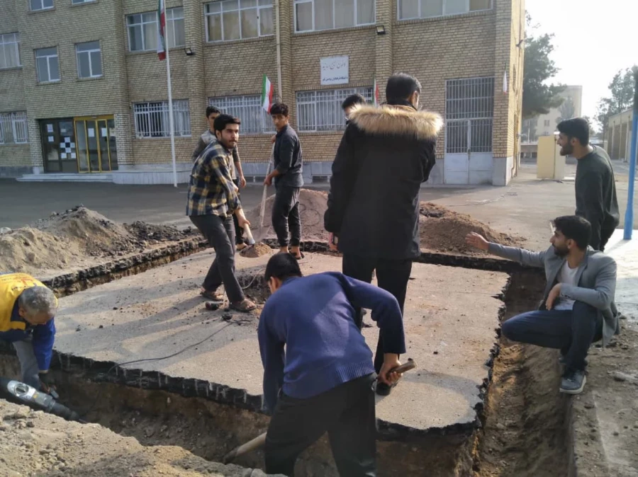 آماده سازی محل تدفین شهید گمنام با همکاری دانشجویان 5