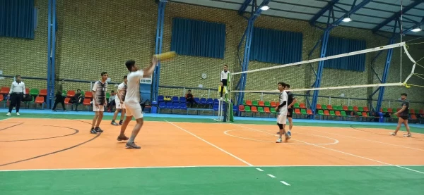 کسب مقام سوم مسابقات والیبال ورزش های همگانی دانشجویان استان قم توسط دانشگاه فرهنگیان 4