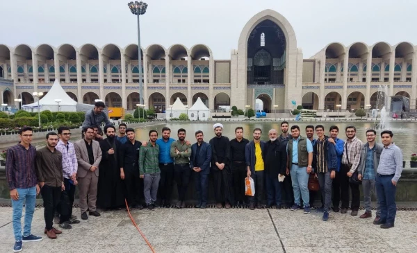 حضور و بازدید دانشجو معلمان پردیس آیت الله طالقانی قم از نمایشگاه بین المللی قرآن کریم 2