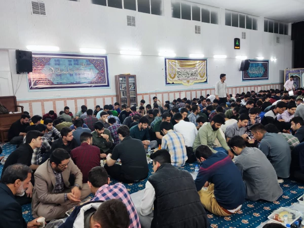 برگزاری مراسم افطاری در پردیس 5