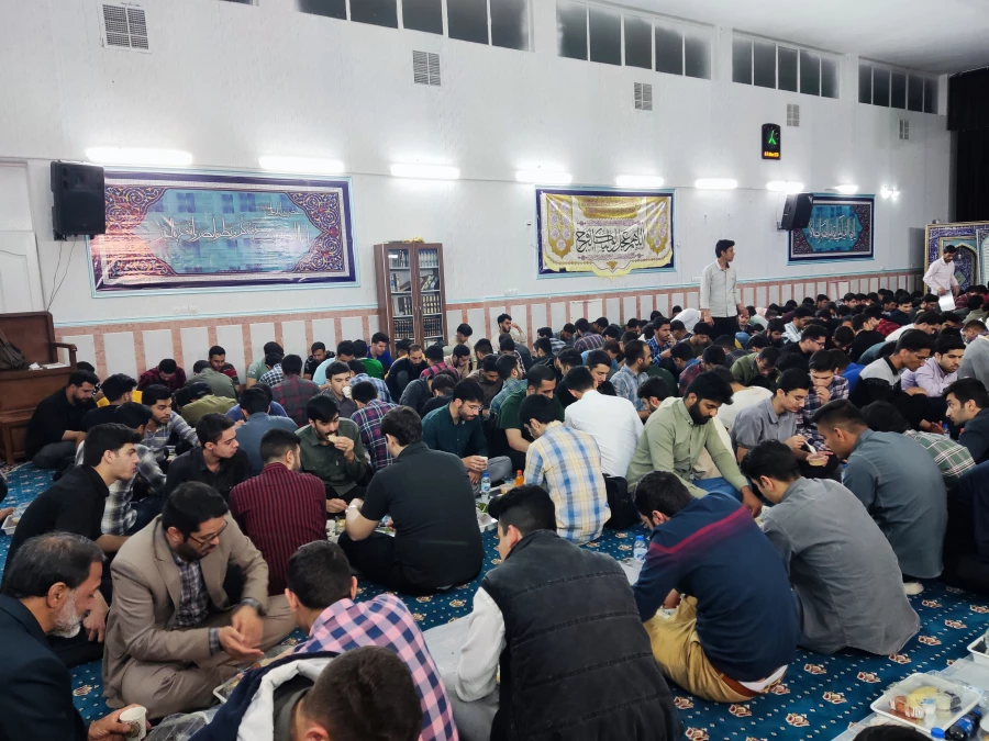 برگزاری مراسم افطاری در پردیس 5