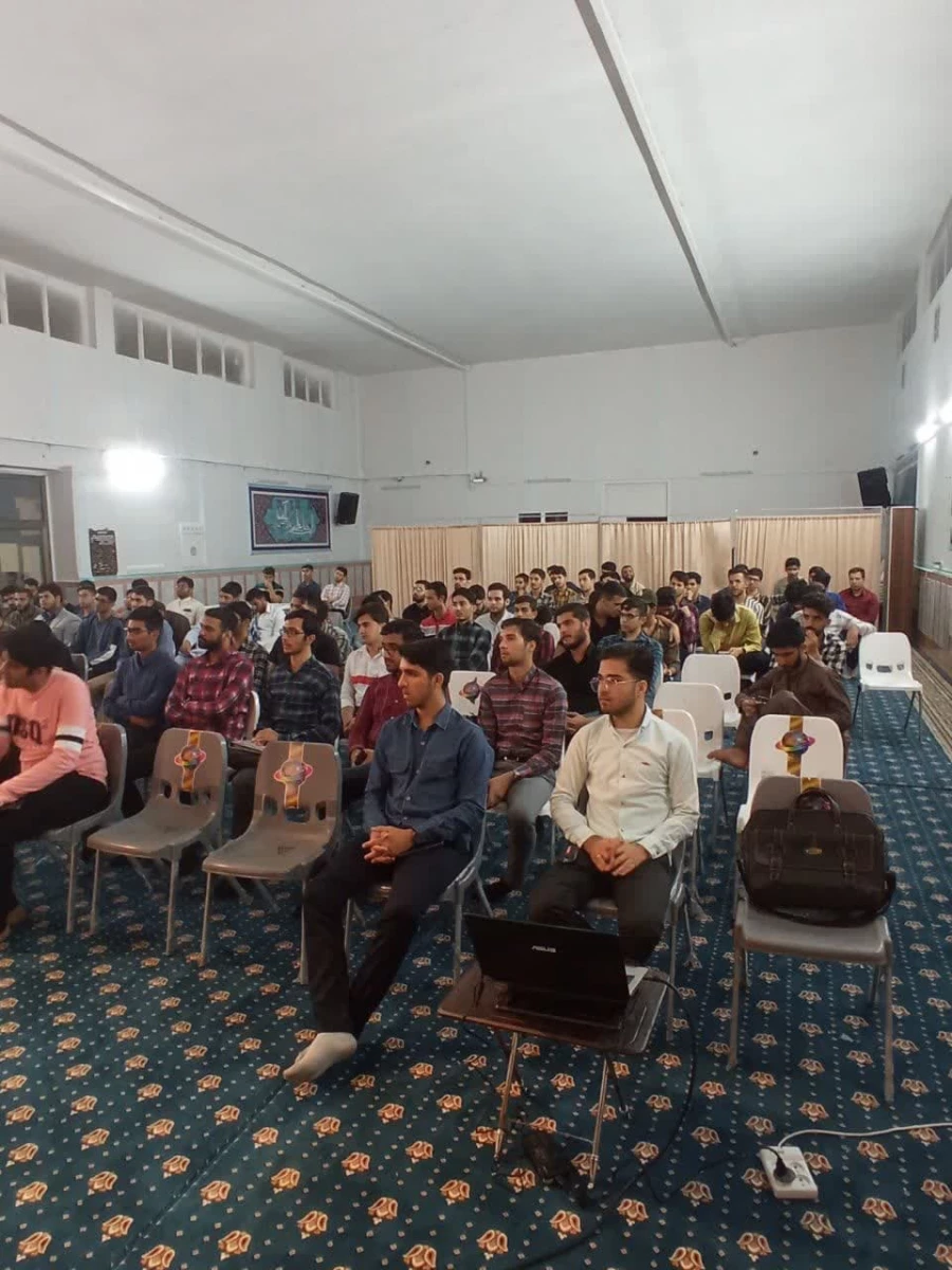 برگزاری نشست علمی بررسی رویکرد شعری احمد مطر (الهاشمی) در شعر معاصر عربی  با ارائه جناب آقای دکتر عبداللّهی 3