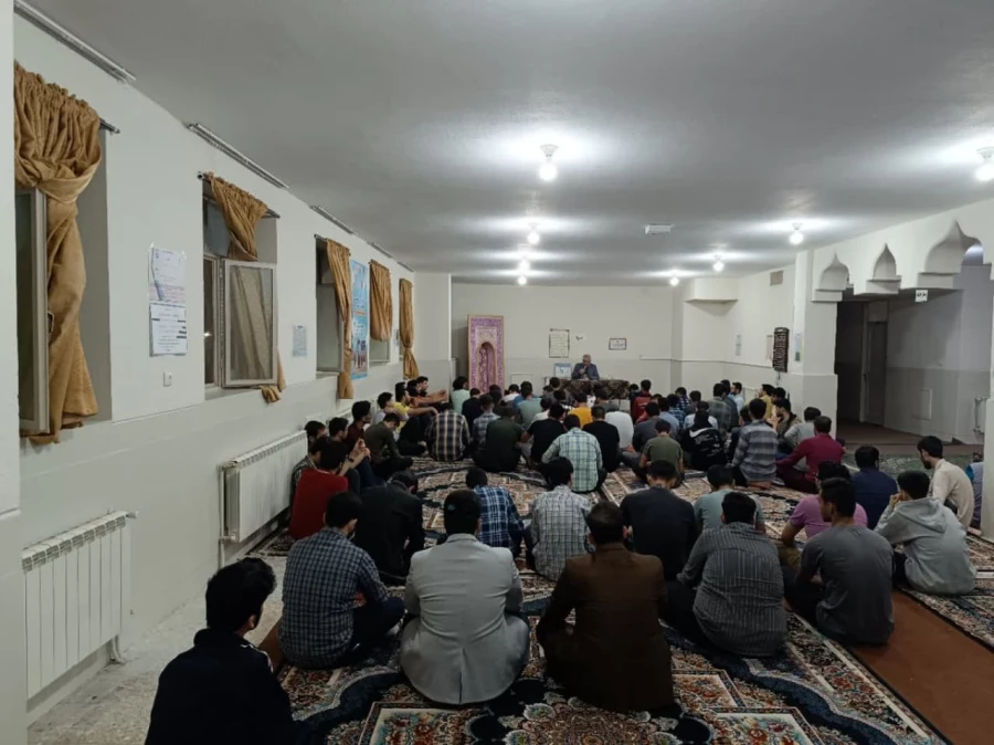 جلسه کانون مطالبات نهاد نمایندگی مقام معظم رهبری
 3