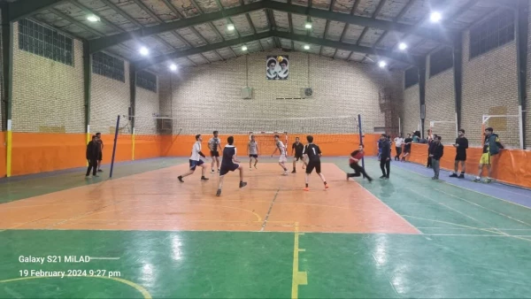  مسابقات ورزشی دانشجومعلمان پردیس آیت الله طالقانی(ره) به مناسبت ایام مبارک دهه فجر تحت عنوان"جام فجر" 8