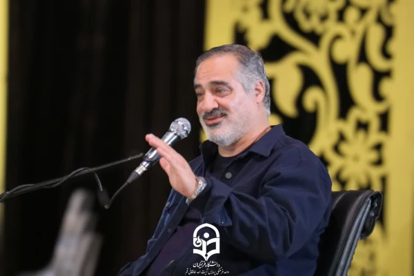 محفل بزرگ انس با قرآن کریم در دانشگاه فرهنگیان استان قم برگزار شد. 3